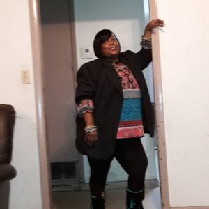 Meet your Posher, Genia